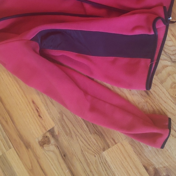 Red & Black Full Zip Fleece Jacket Size: M - Picture 4 of 6
